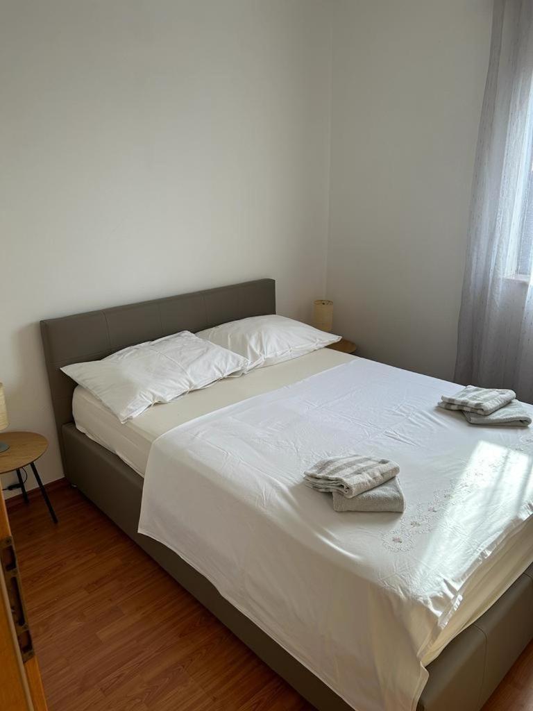 Apartments By The Sea Slatine, Ciovo - 1128 מראה חיצוני תמונה