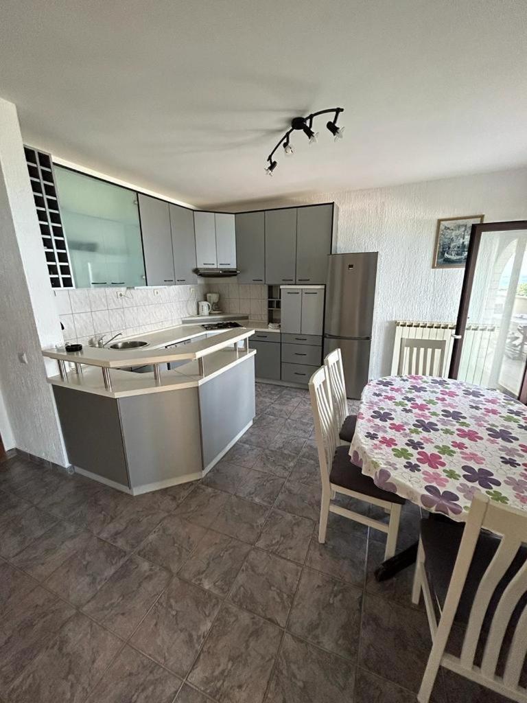 Apartments By The Sea Slatine, Ciovo - 1128 מראה חיצוני תמונה
